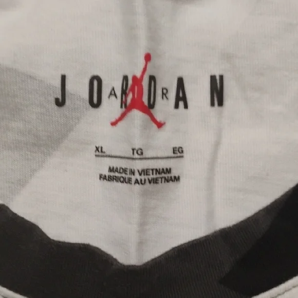 Jordan Black and White Geometric Short Sleeve Tee - Picture 2 of 4